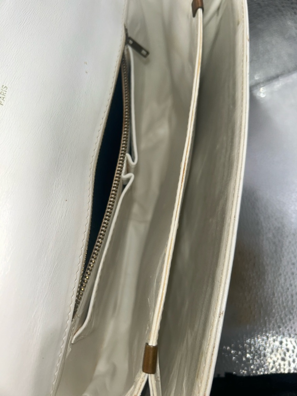 Celine vintage white leather shoulder bag - Picture 11 of 15